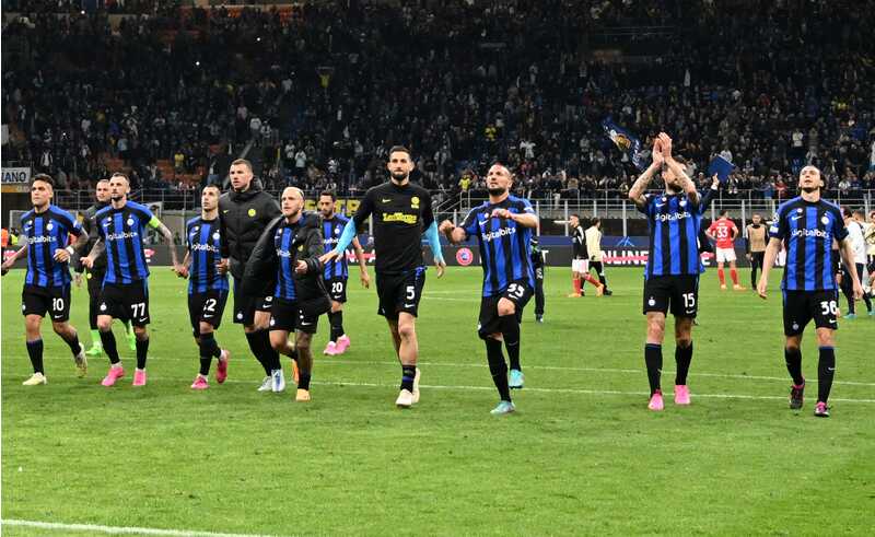 女队依旧稳 女队依旧稳